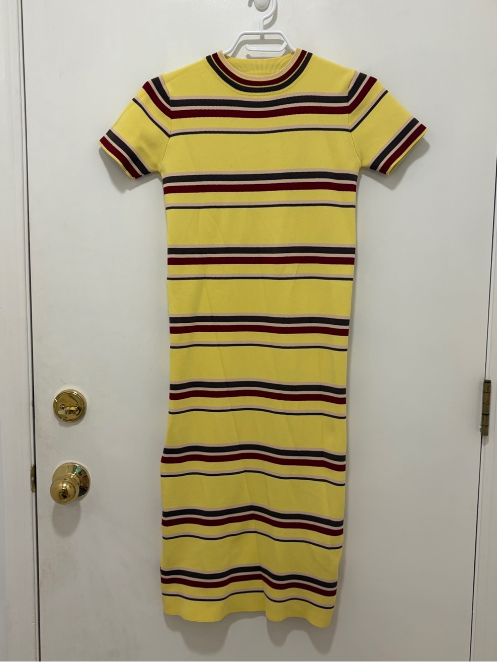 Yellow Striped Short-Sleeve Knit Dress. Size 36